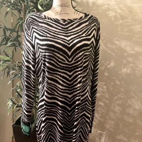 chinese dress ladies Final Sale Plus Size Midi Bodycon Dress in Tiger Print main image 0